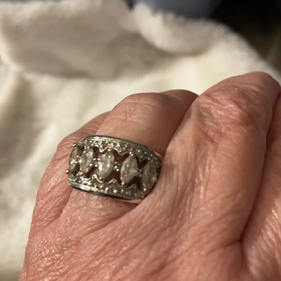 Vintage Ring - Picture 7 of 9